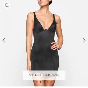 GLISSENETTE SLIP DRESS